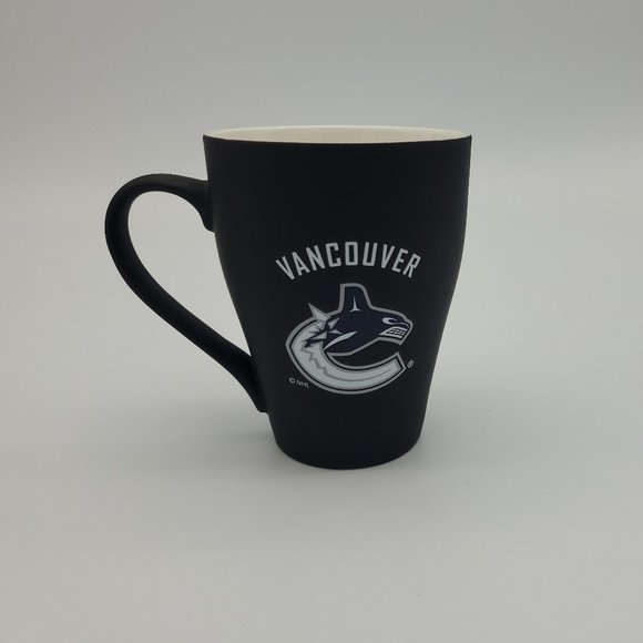 Vancouver Canucks Hockey Logo Mug Flat Black Brands Unlimited NHL 315ml / 11oz - Picture 1 of 7